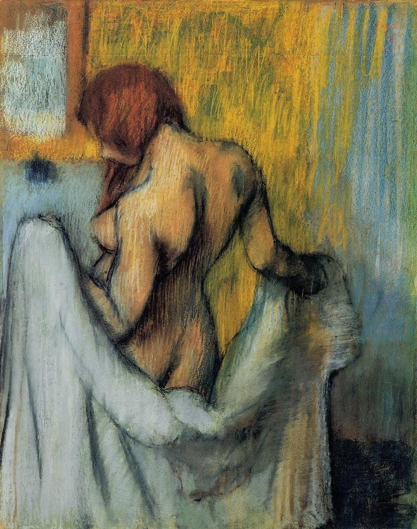 Femme avec une serviette