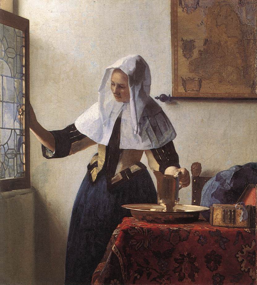 Jeune femme avec une cruche d'eau